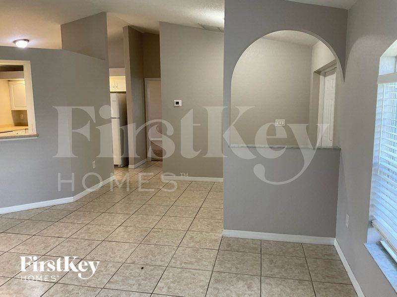 2100 Sw 12th Ter - Photo 4 of 14