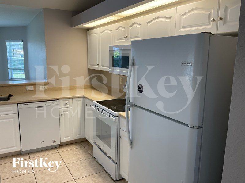 2100 Sw 12th Ter - Photo 7 of 14