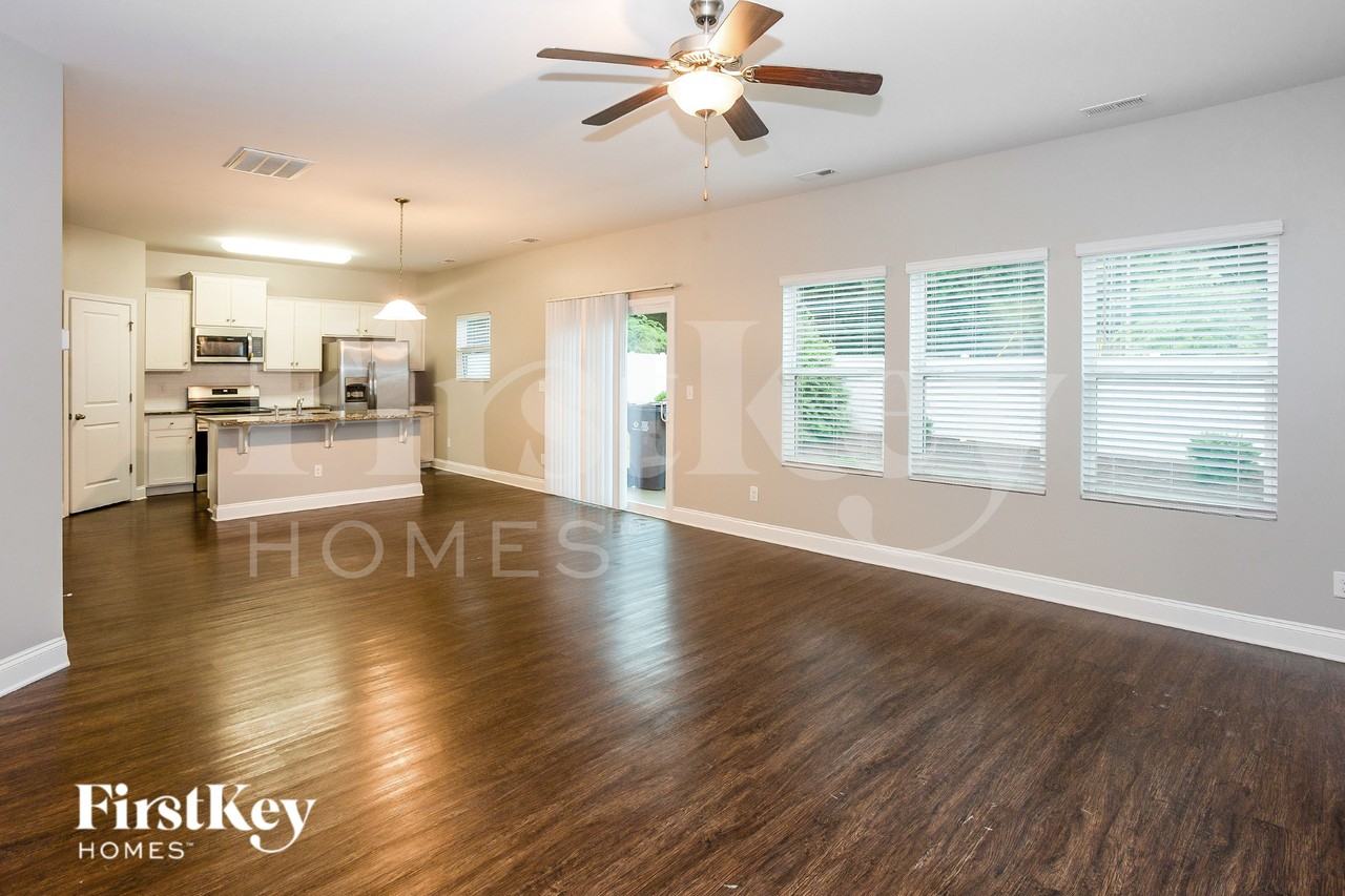 9006 Evans Woods Dr - Photo 4 of 19
