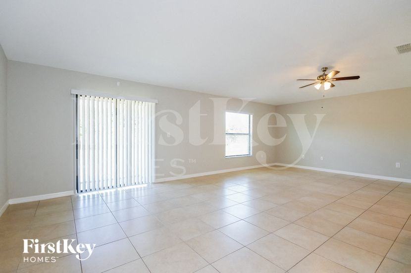 9637 Sage Creek Dr - Photo 2 of 15