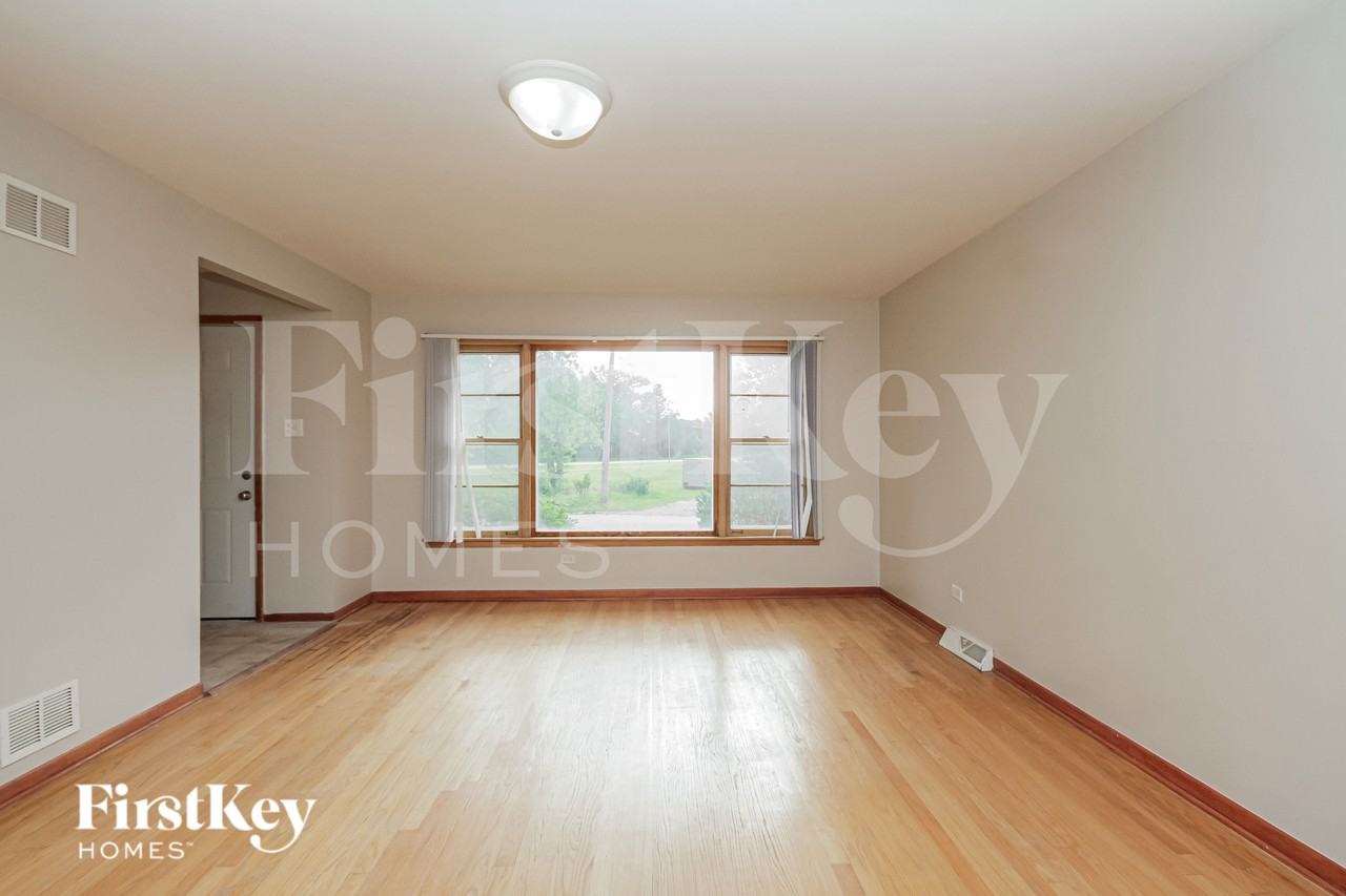 659 Paxton Ave - Photo 3 of 19