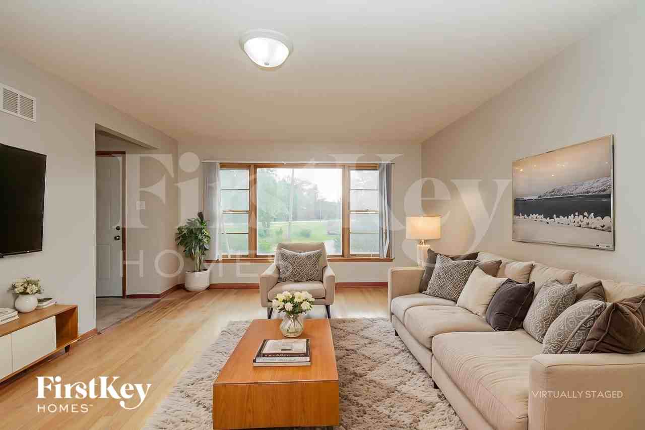 659 Paxton Ave - Photo 4 of 19