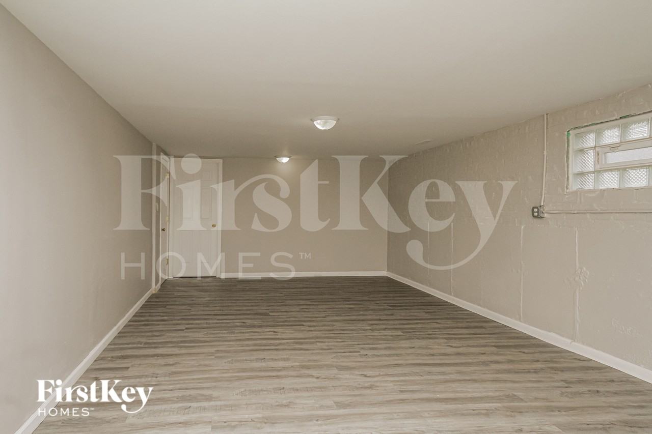 659 Paxton Ave - Photo 7 of 19