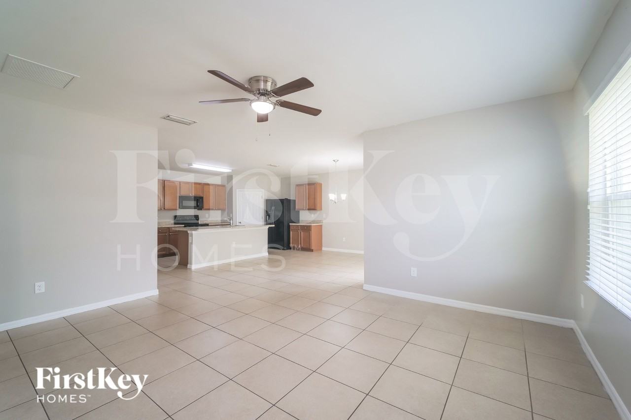 620 Se 1st Pl - Photo 3 of 20