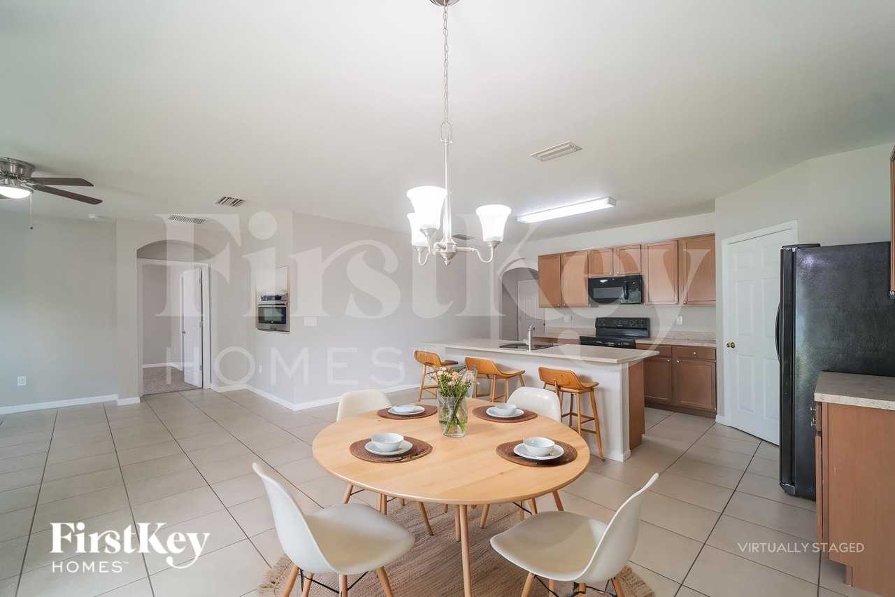620 Se 1st Pl - Photo 6 of 20