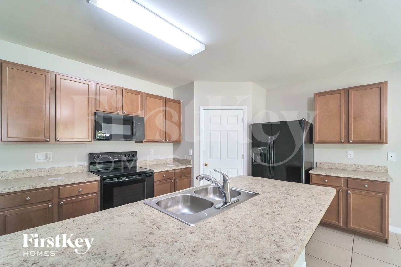 620 Se 1st Pl - Photo 7 of 20