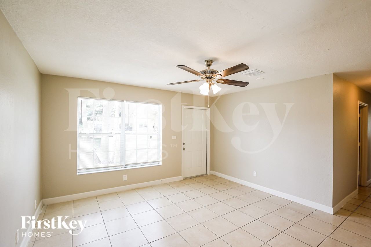 5980 Nw 24th Ct - Photo 3 of 20
