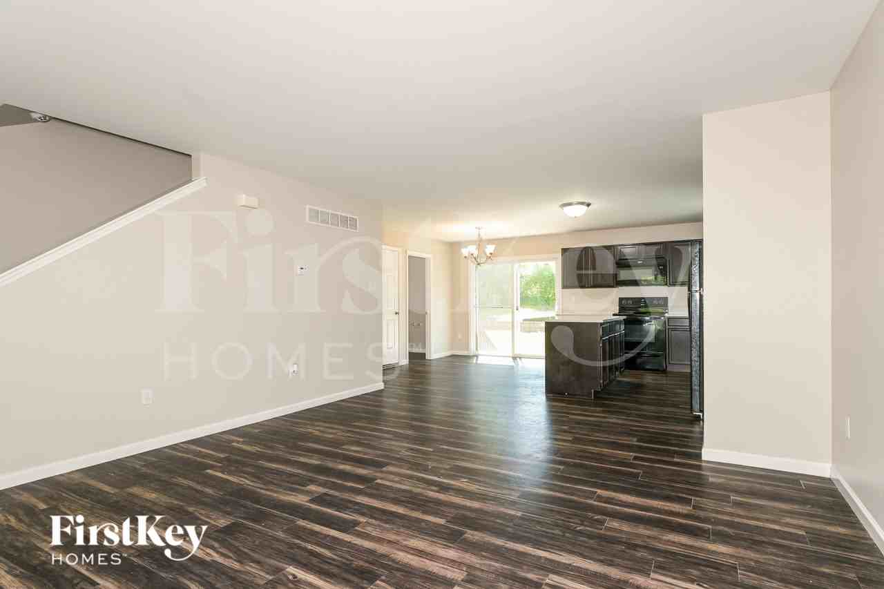 5454 Misty Crossing Ct - Photo 3 of 19