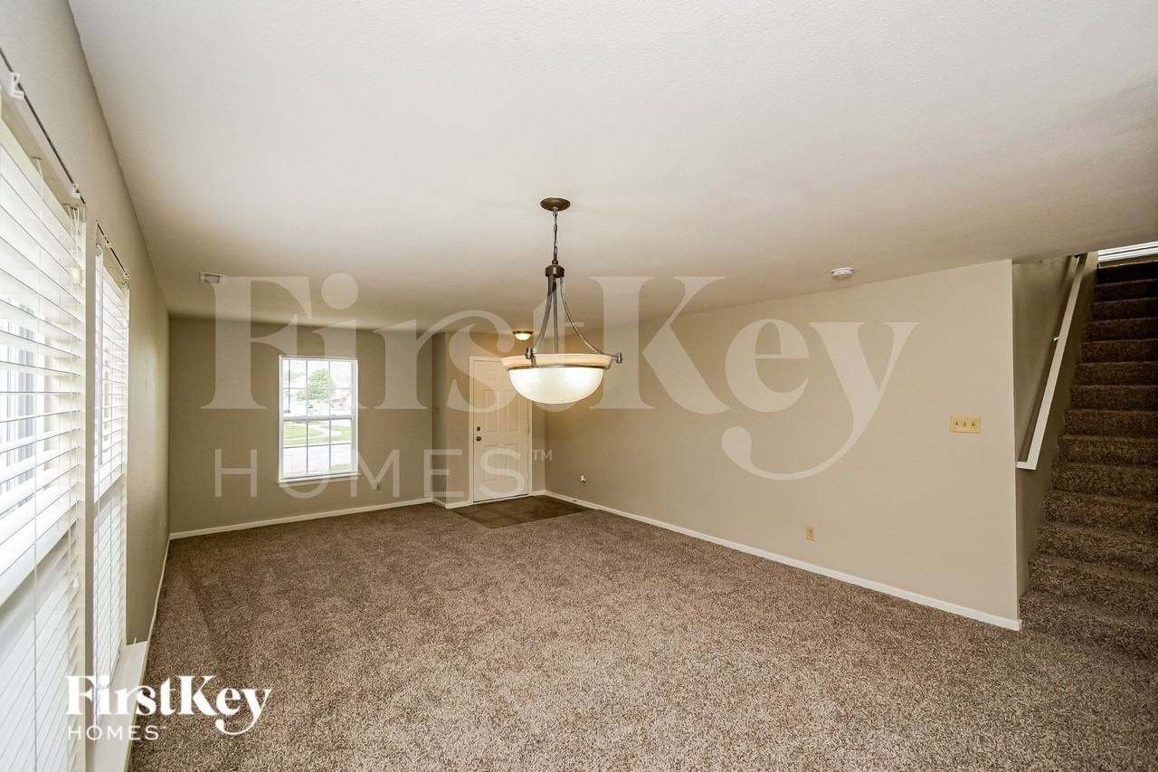 4260 Arches Ct - Photo 5 of 19
