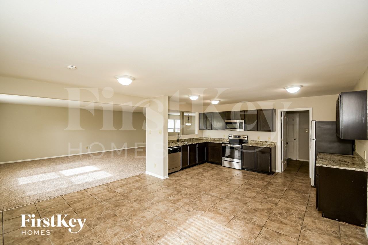 4260 Arches Ct - Photo 7 of 19