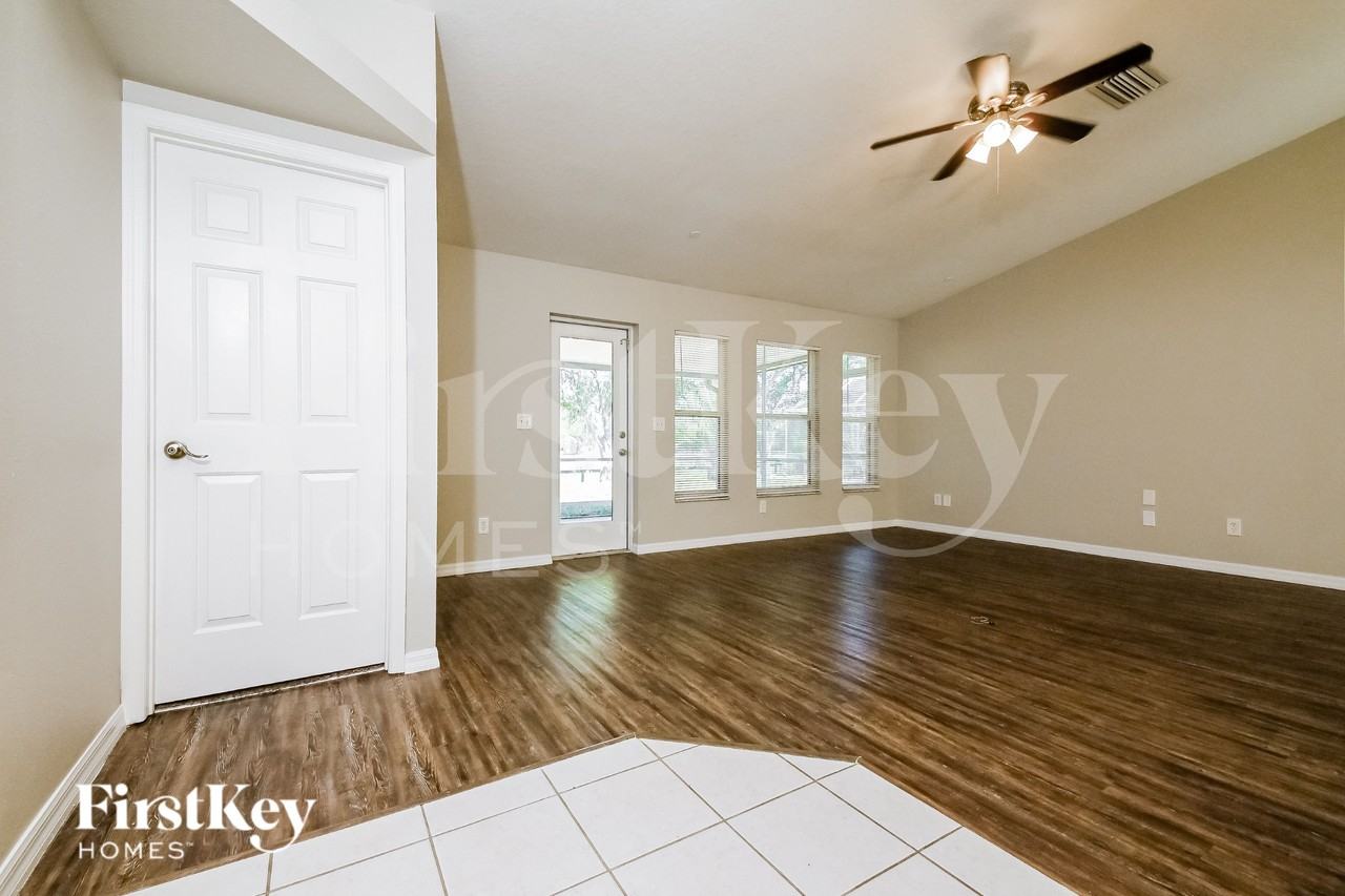 4003 Kingsfield Dr - Photo 2 of 16