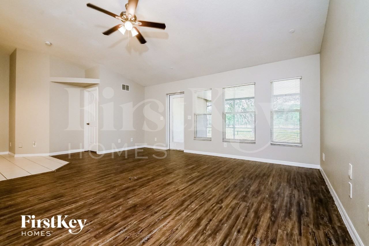 4003 Kingsfield Dr - Photo 3 of 16