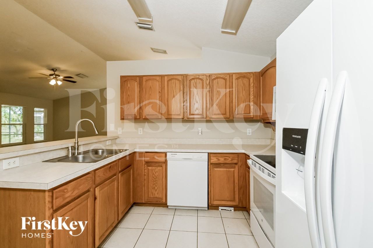 4003 Kingsfield Dr - Photo 6 of 16