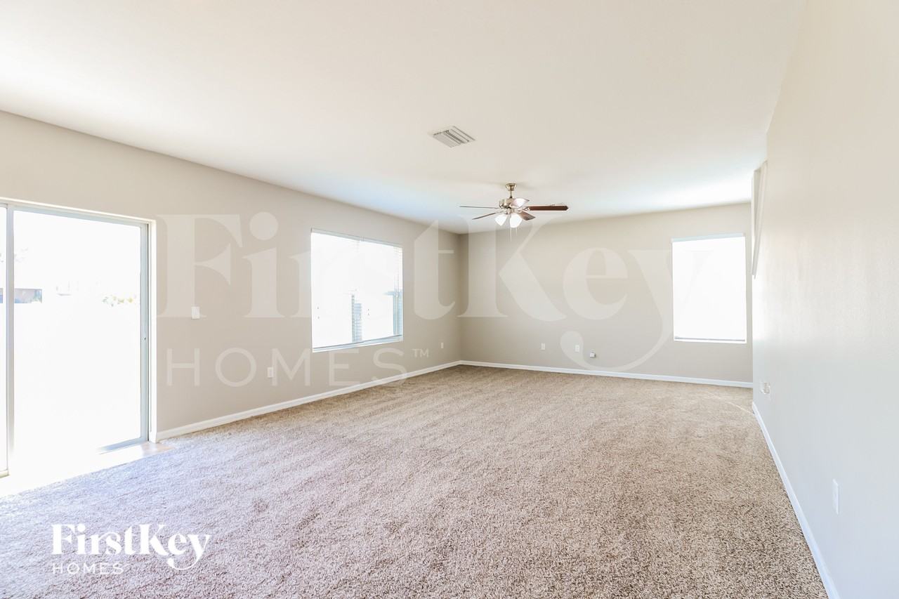 3816 Crystal Dew St - Photo 2 of 15