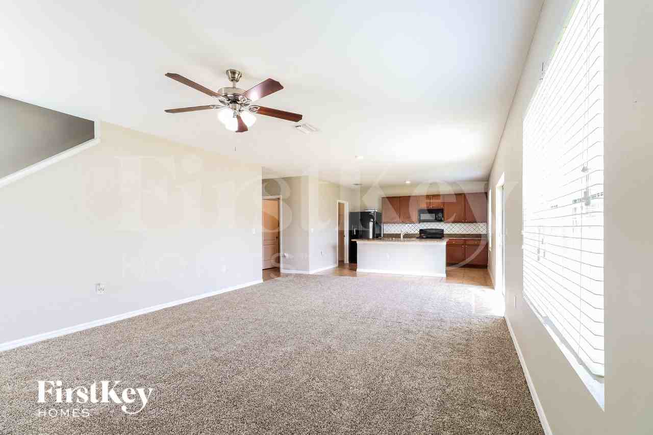 3816 Crystal Dew St - Photo 3 of 15