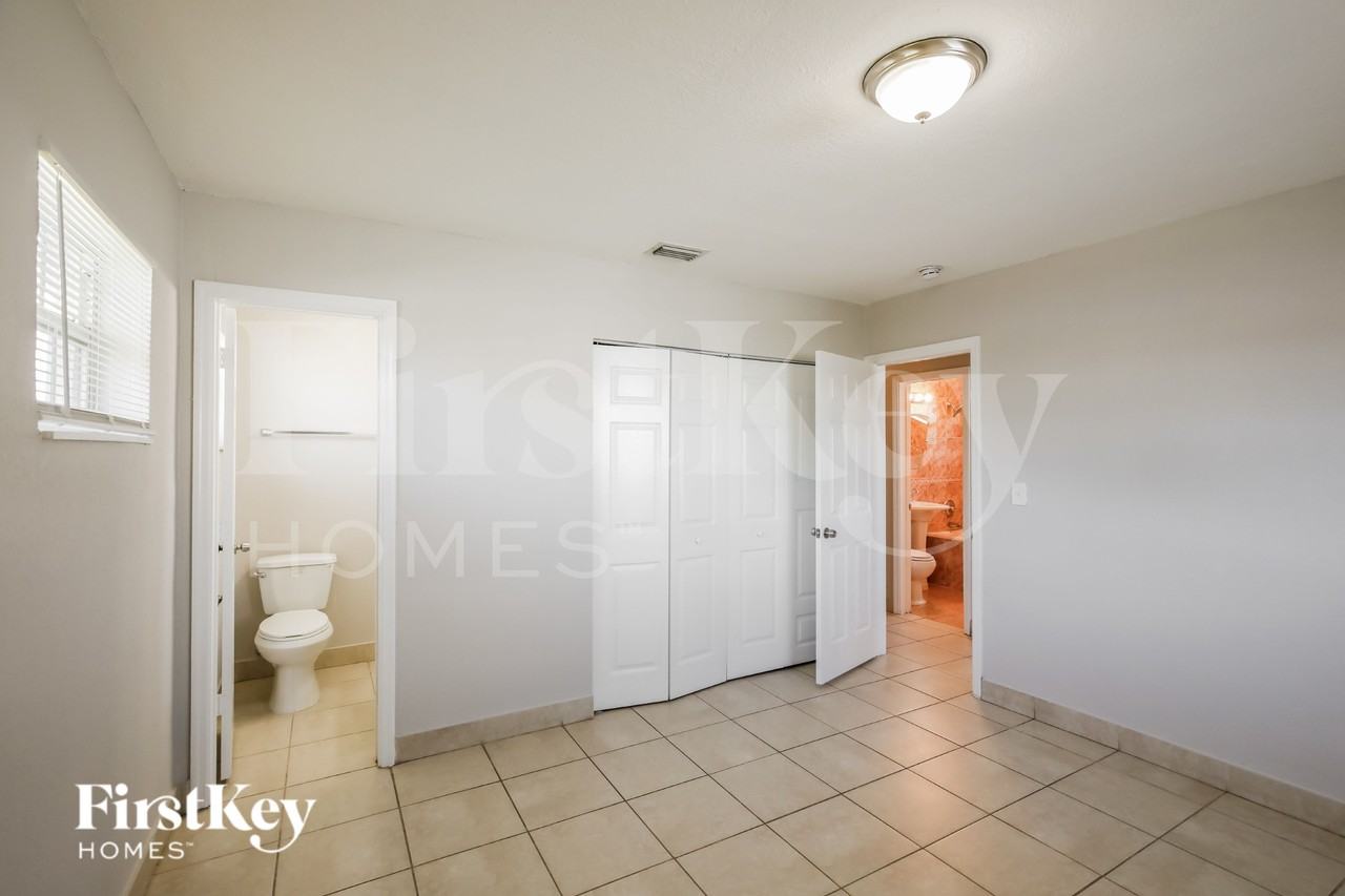 3321 Nw 177th Ter - Photo 7 of 16
