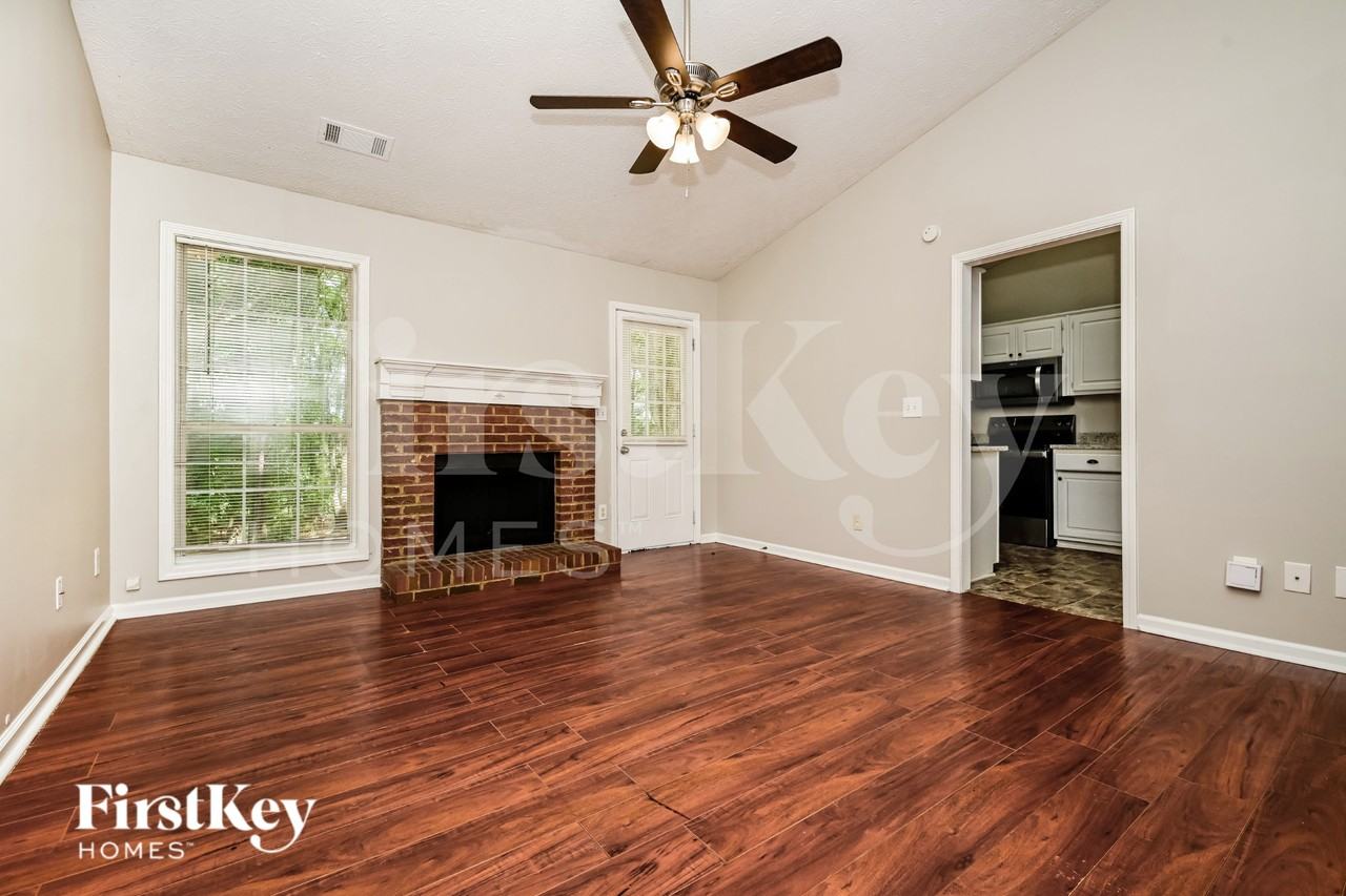 319 Hills Point Rd - Photo 2 of 19
