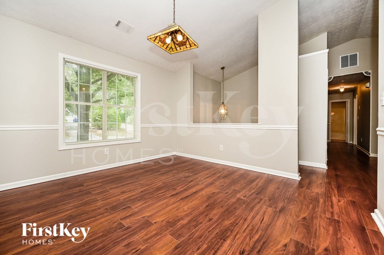 319 Hills Point Rd - Photo 4 of 19