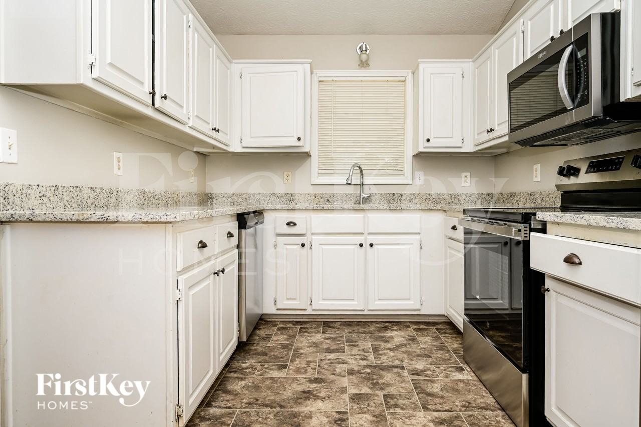 319 Hills Point Rd - Photo 6 of 19