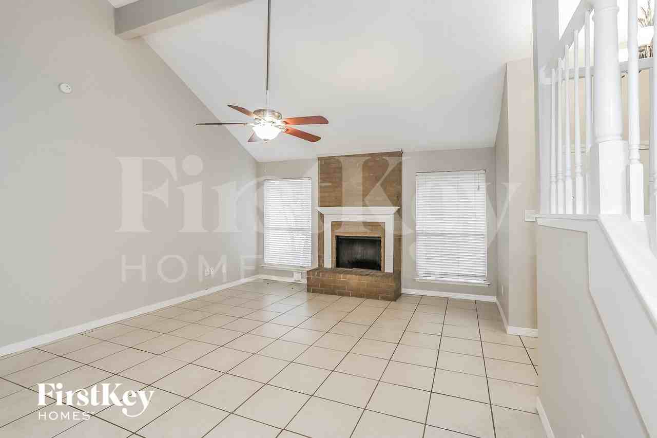 3127 Village Woods Dr - Photo 2 of 15