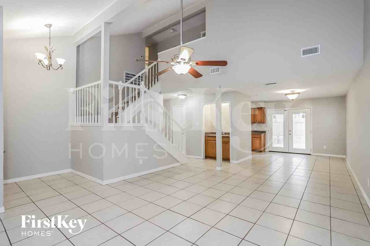 3127 Village Woods Dr - Photo 4 of 15