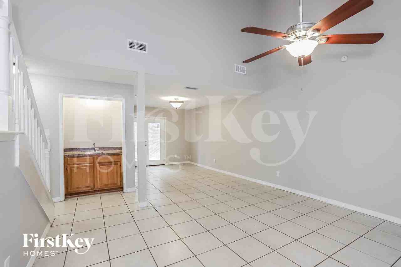3127 Village Woods Dr - Photo 5 of 15