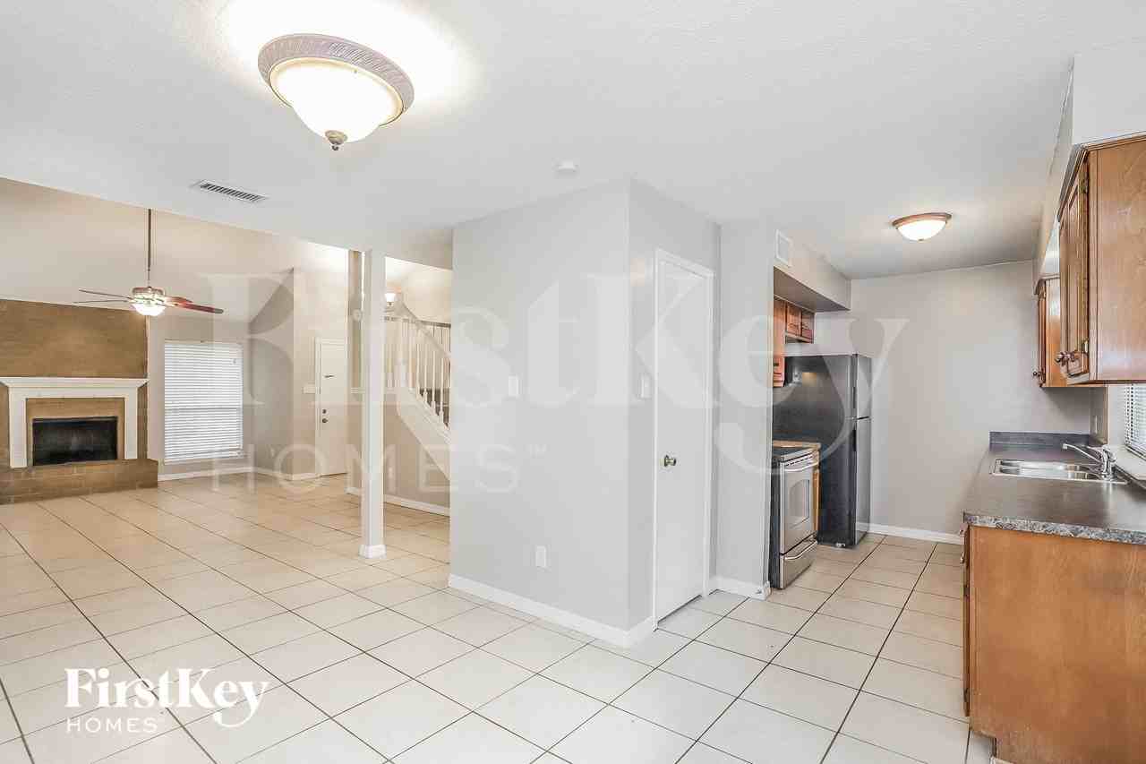 3127 Village Woods Dr - Photo 6 of 15
