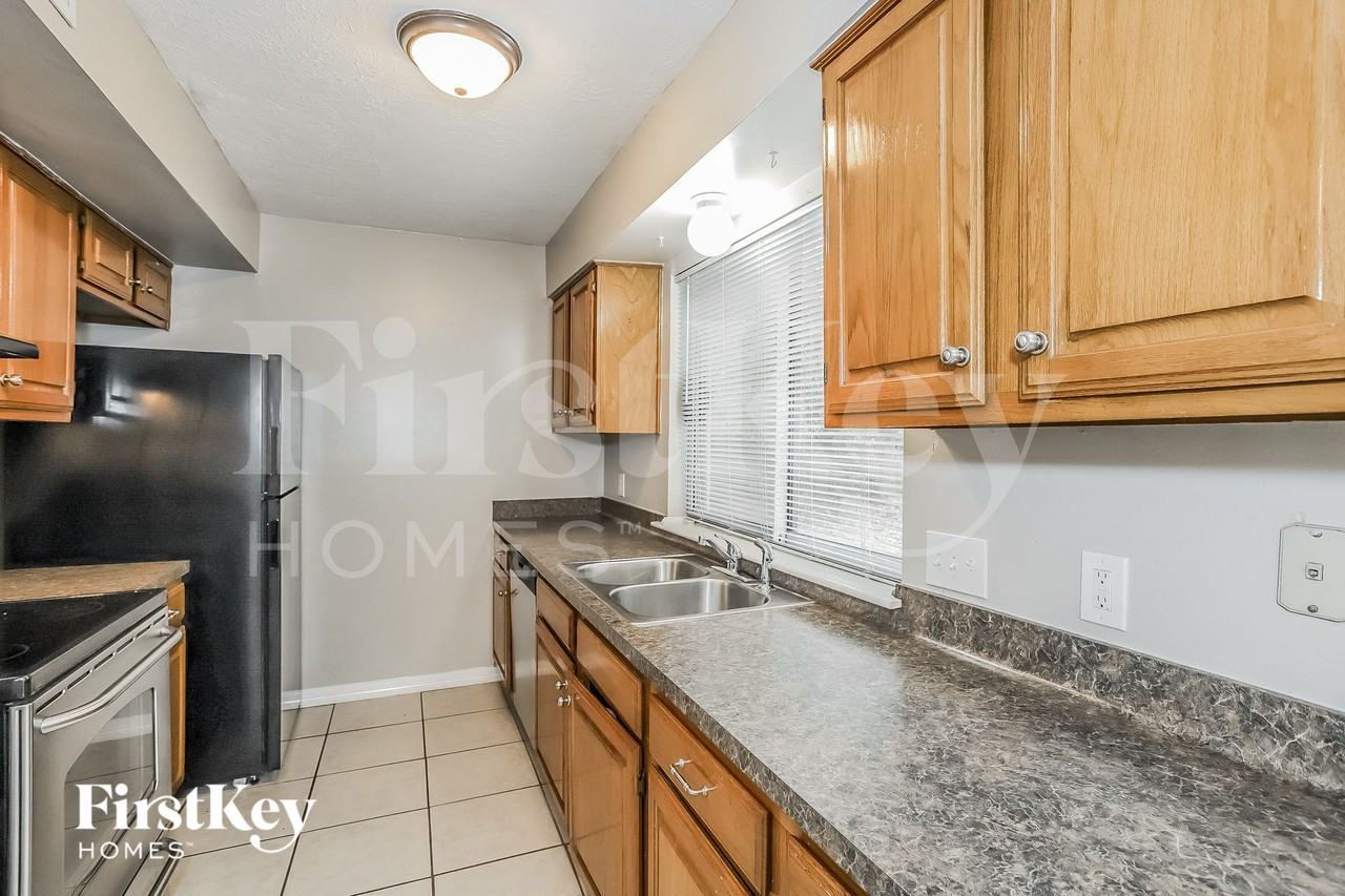 3127 Village Woods Dr - Photo 7 of 15