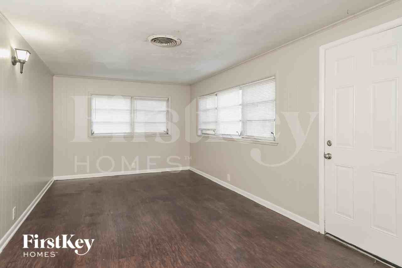 2623 New Jersey Rd - Photo 2 of 20