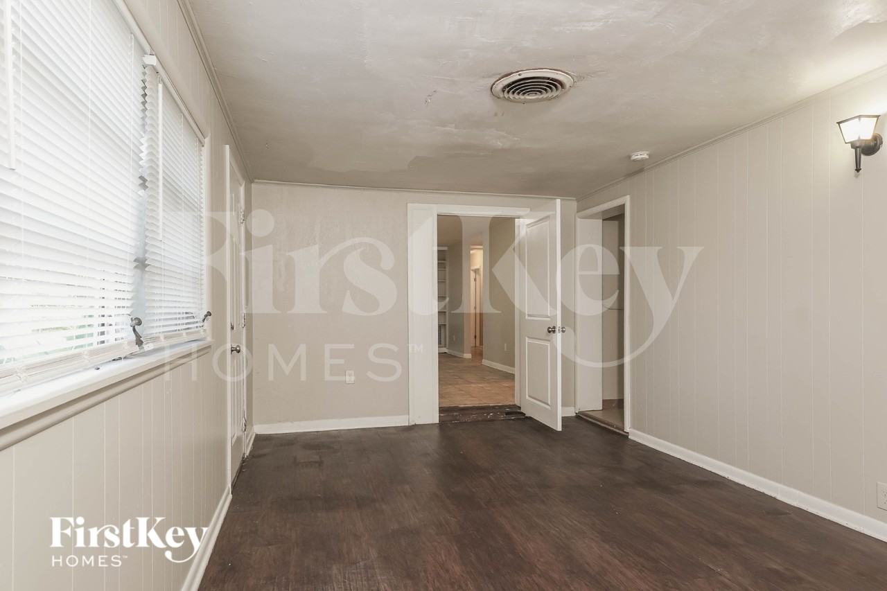 2623 New Jersey Rd - Photo 4 of 20