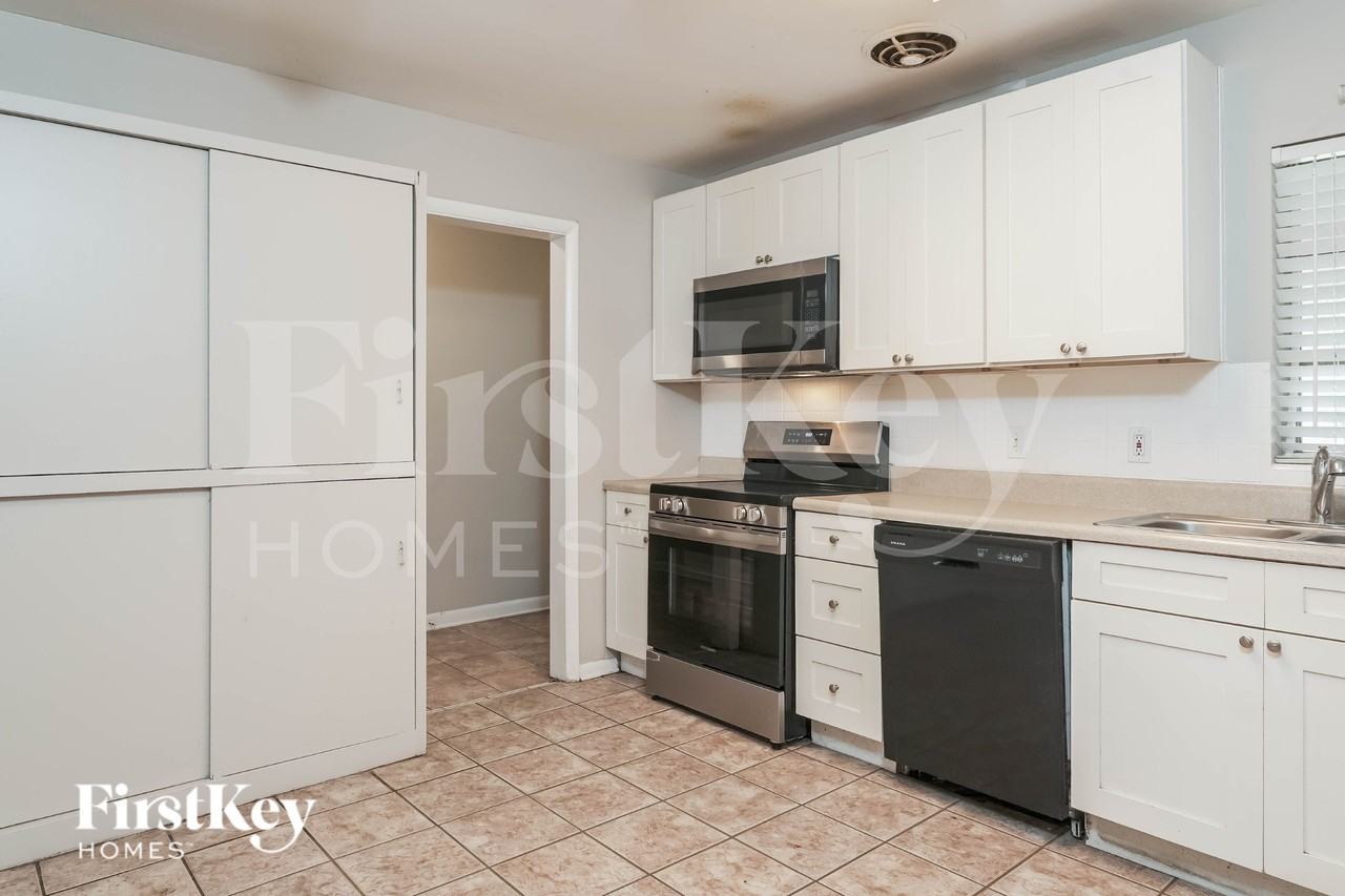 2623 New Jersey Rd - Photo 6 of 20