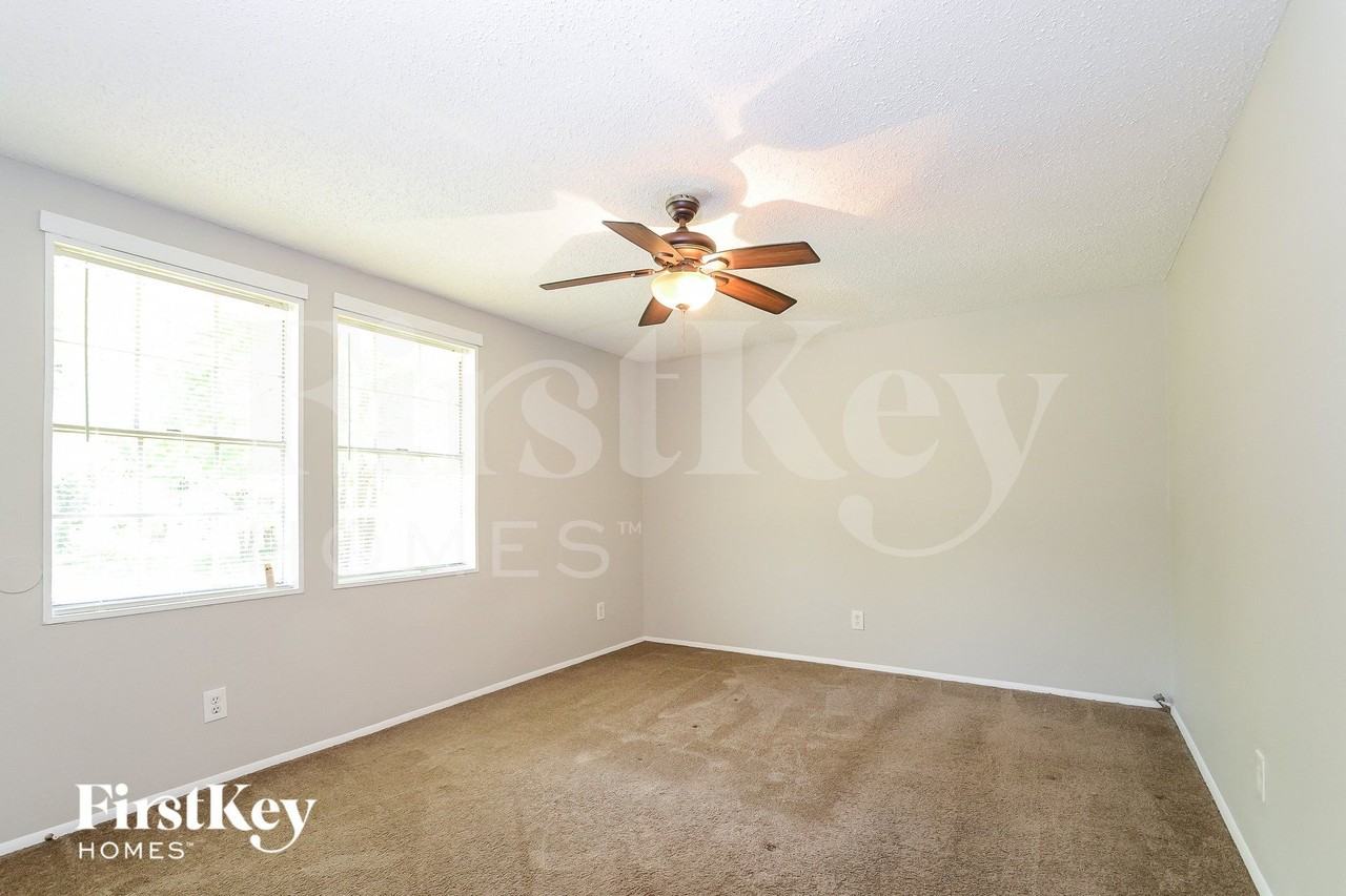 2536 Oak Leaf Ln - Photo 7 of 15