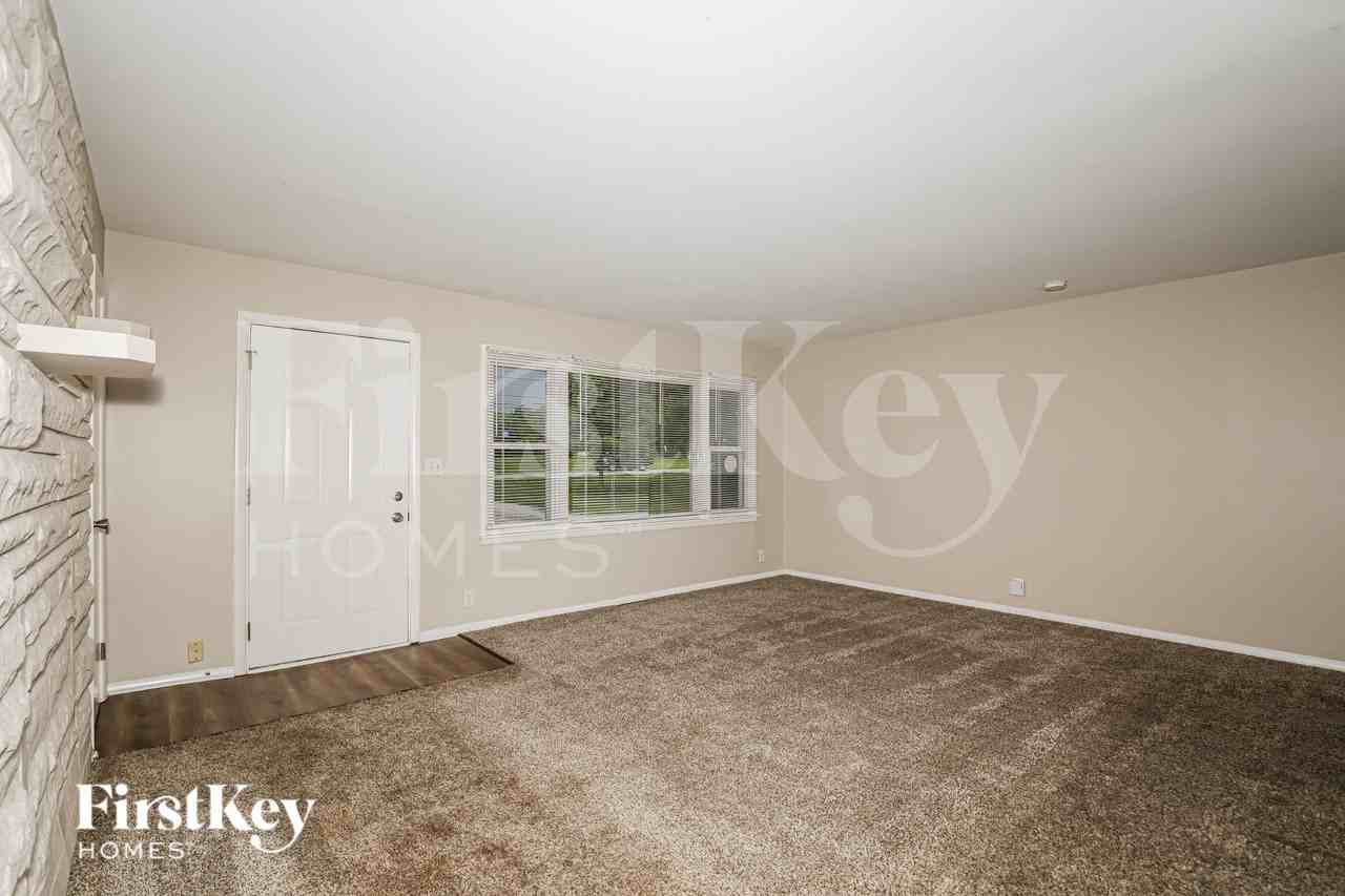 221 N High School Rd - Photo 3 of 19