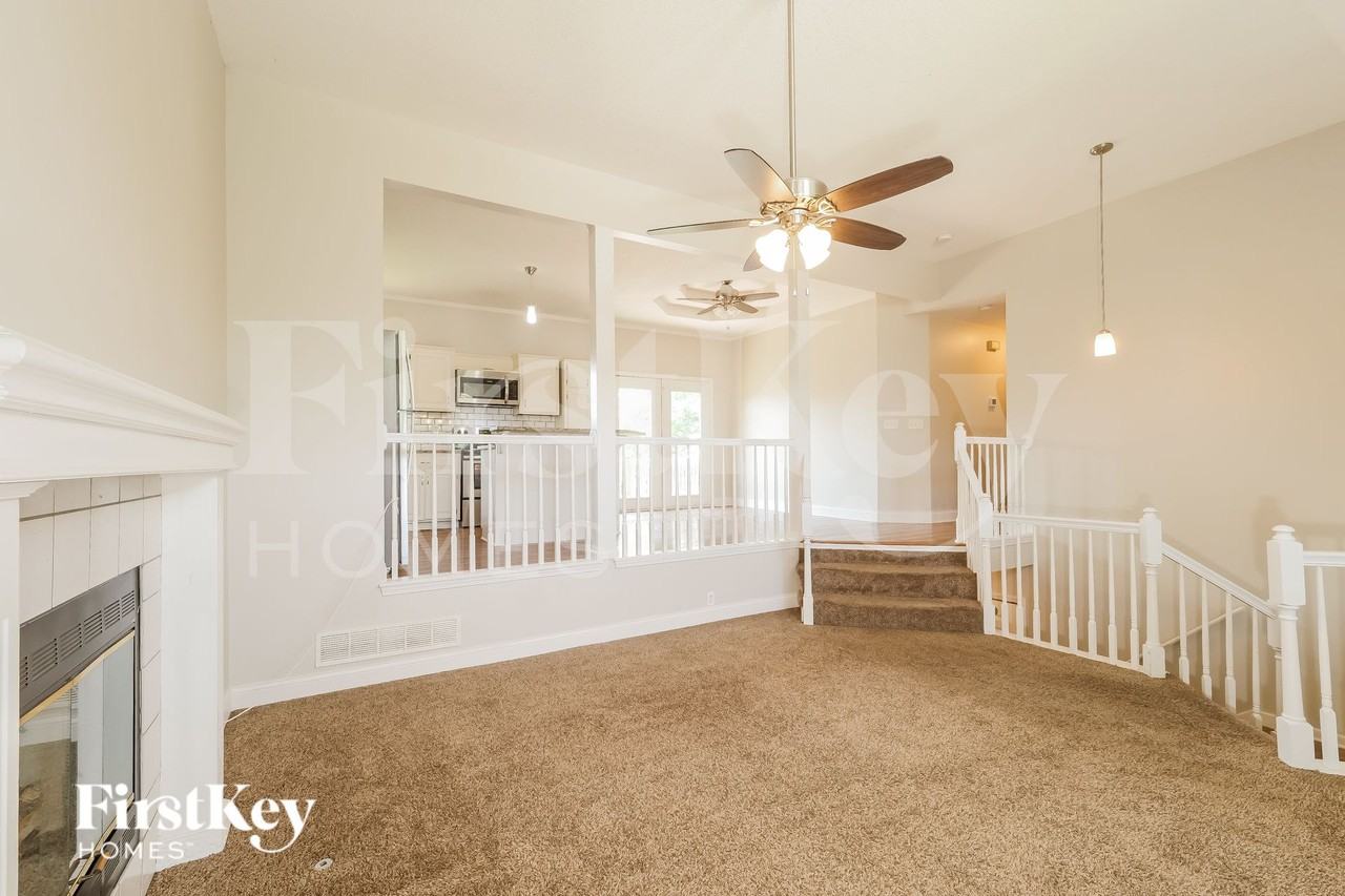 1607 Stasi Ave - Photo 5 of 16