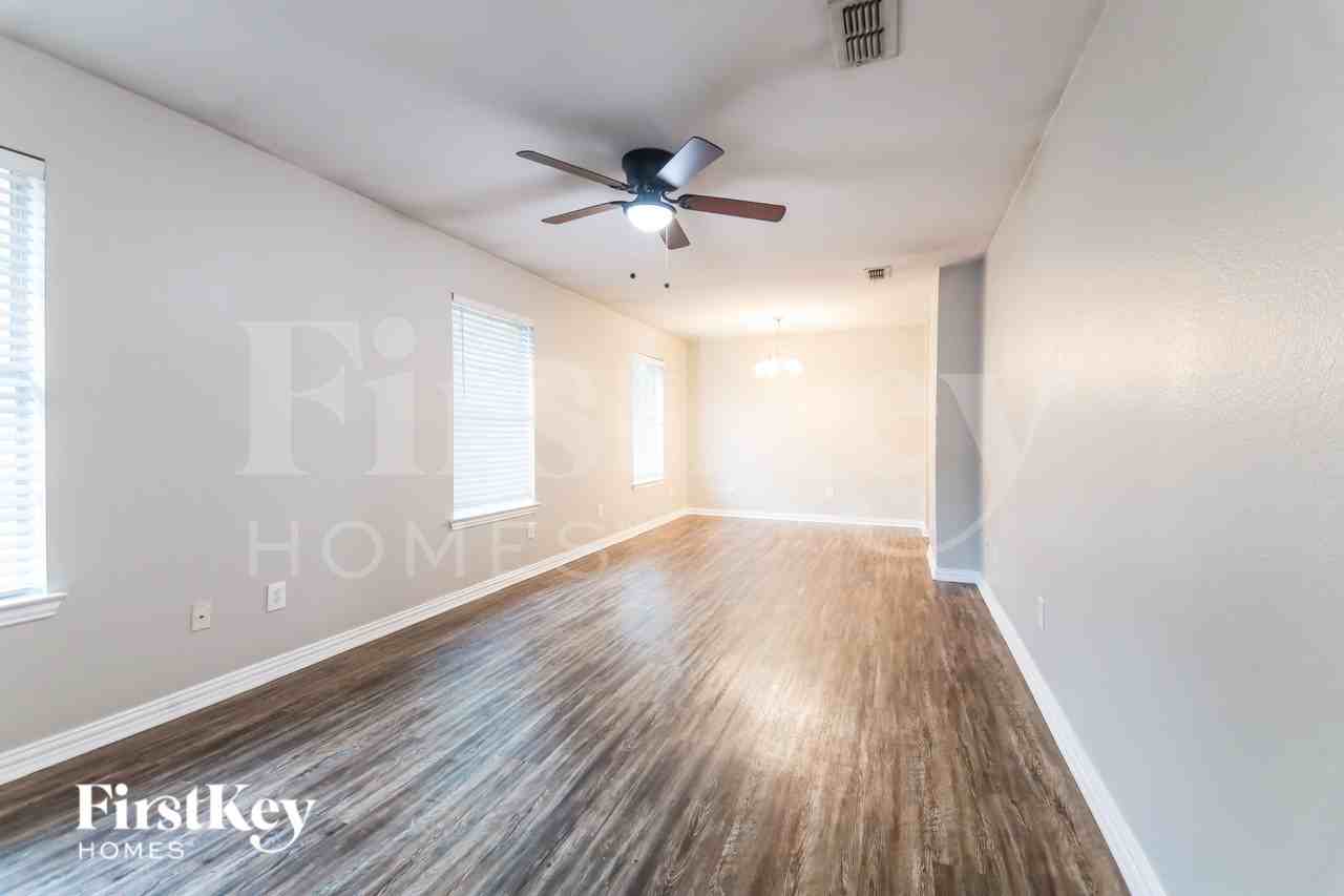 1607 Coleman St - Photo 3 of 20