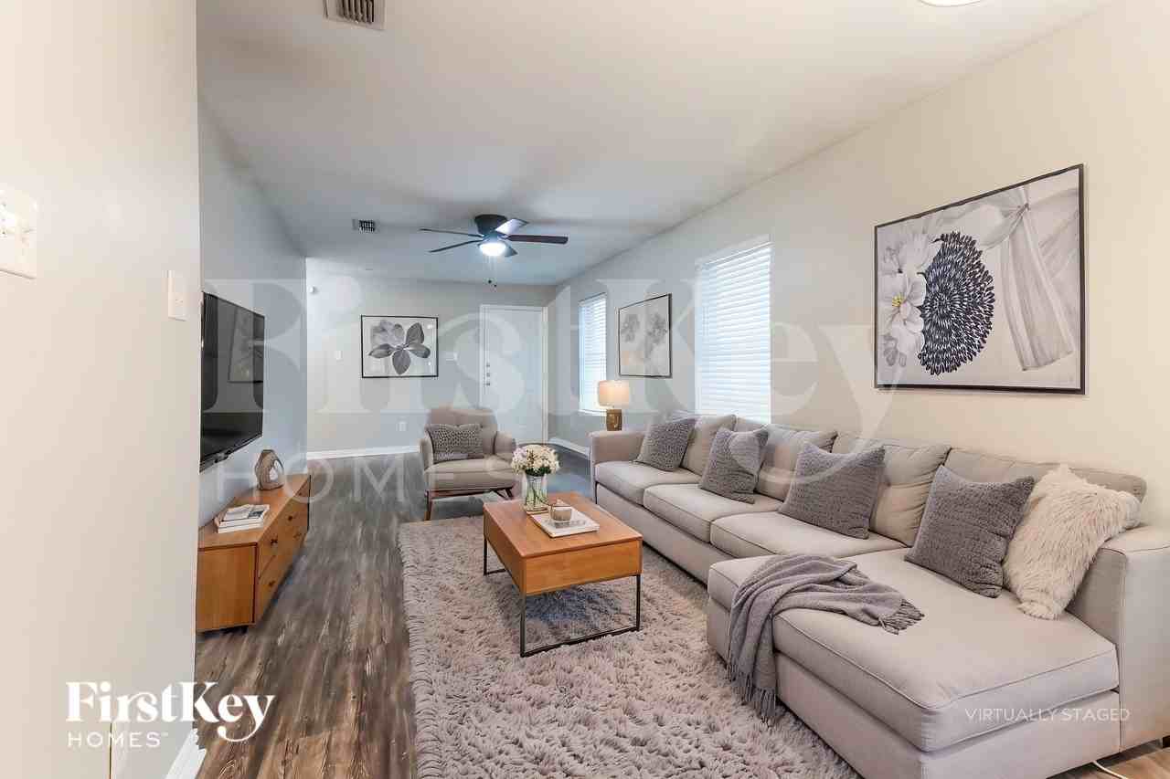 1607 Coleman St - Photo 6 of 20