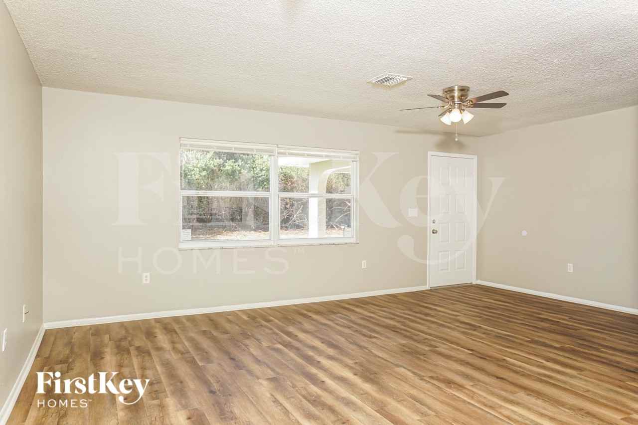 14500 Ransom Ave - Photo 3 of 20