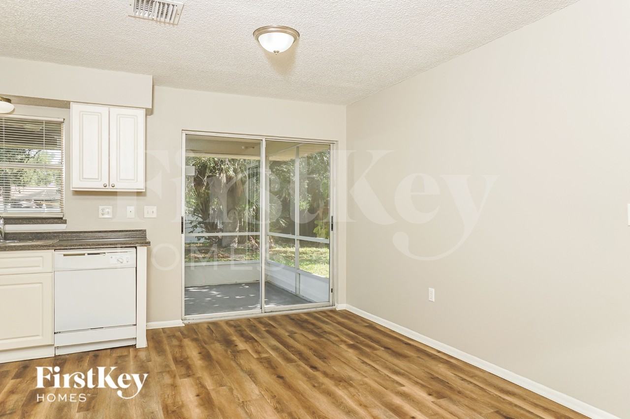 14500 Ransom Ave - Photo 6 of 20