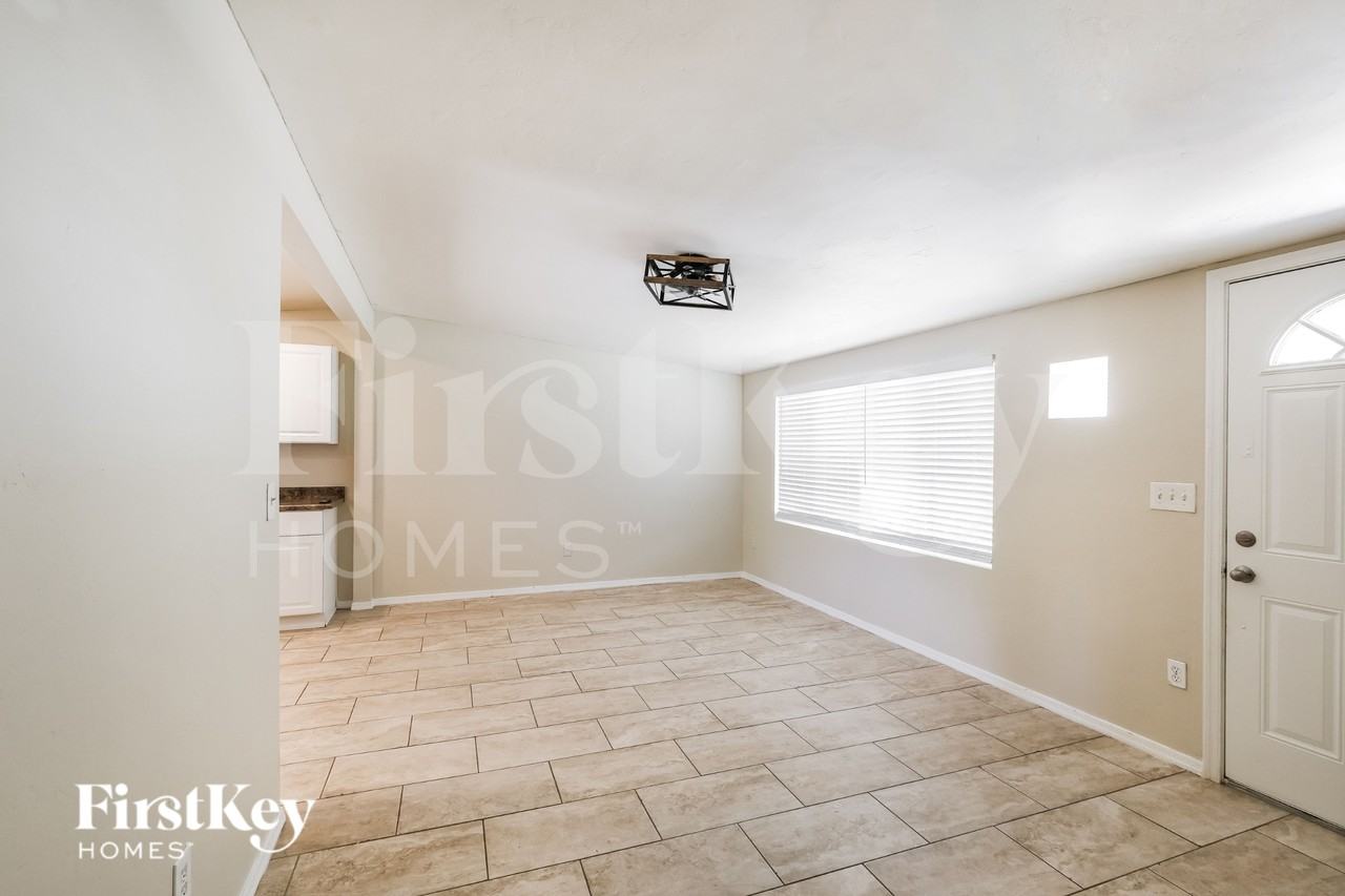 1124 W Cinnabar Ave - Photo 3 of 19
