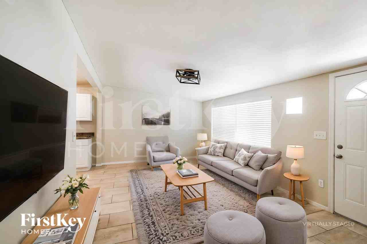 1124 W Cinnabar Ave - Photo 4 of 19