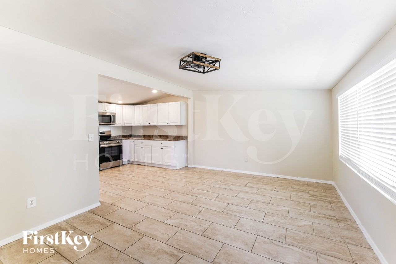 1124 W Cinnabar Ave - Photo 5 of 19