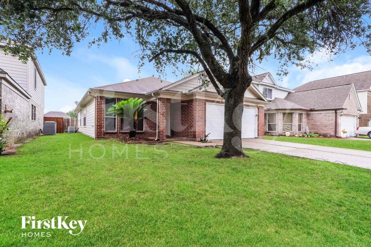1123 Intrepid Oak Ln - Photo 2 of 20