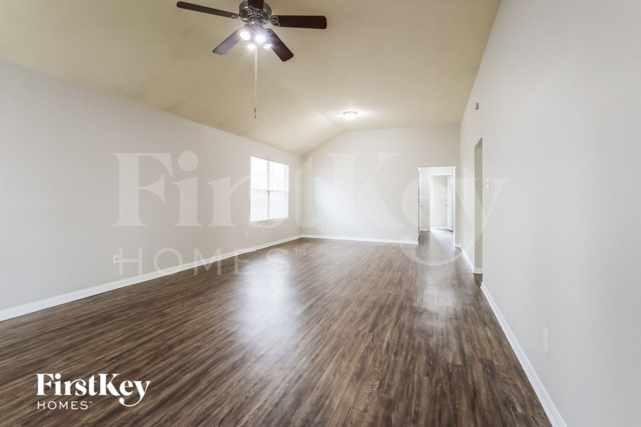 1123 Intrepid Oak Ln - Photo 3 of 20