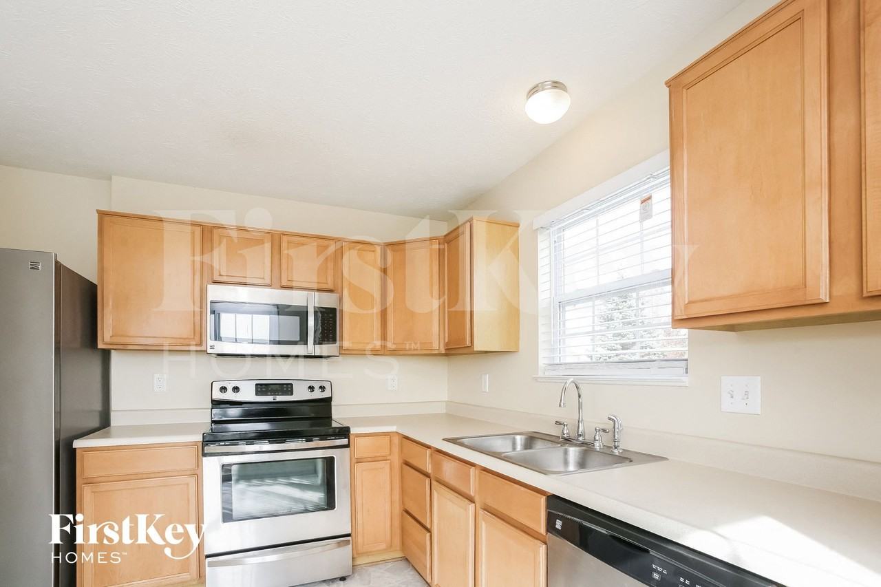 10883 Ashwood Dr - Photo 6 of 14