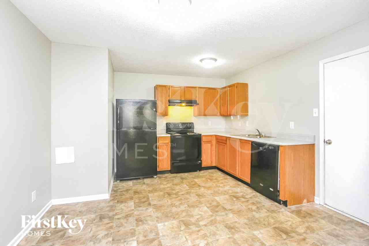 10605 Glenayr Dr - Photo 5 of 16