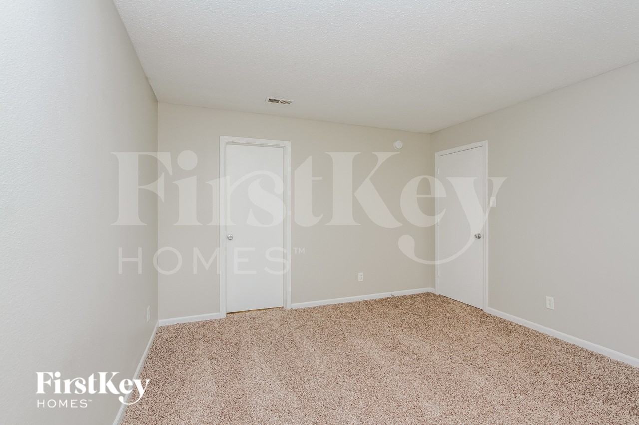 10605 Glenayr Dr - Photo 7 of 16