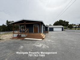 featured image of 965 Eastman Ln