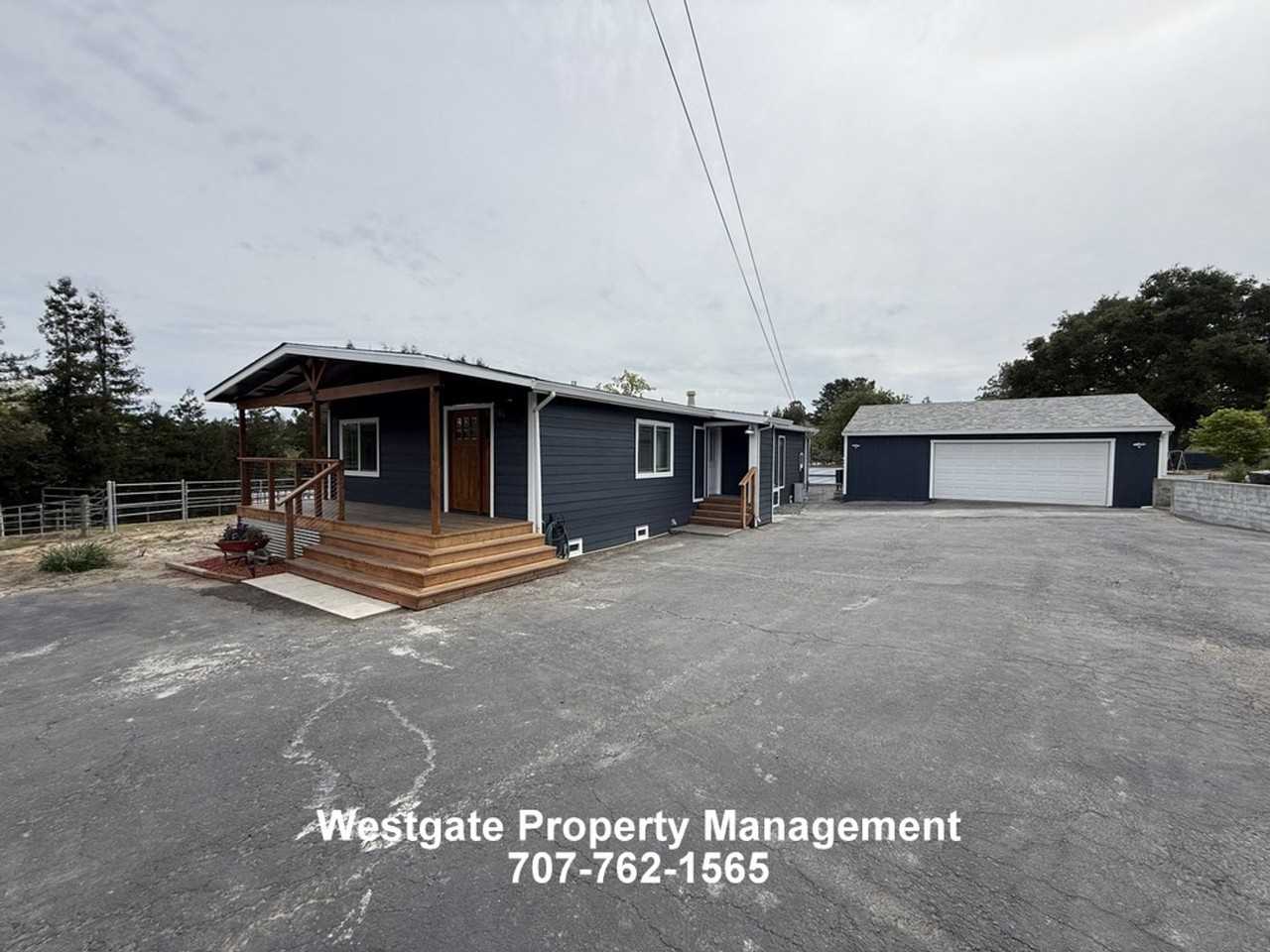 965 Eastman Ln - Photo 3 of 30