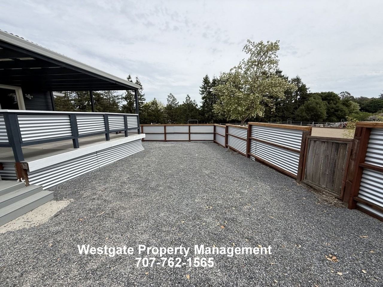 965 Eastman Ln - Photo 6 of 30