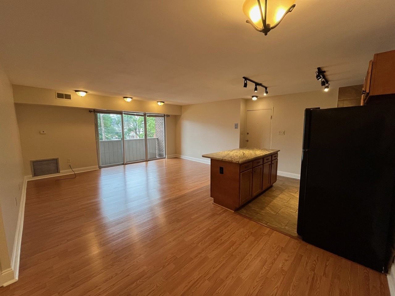 Highview 827 - Photo 4 of 19